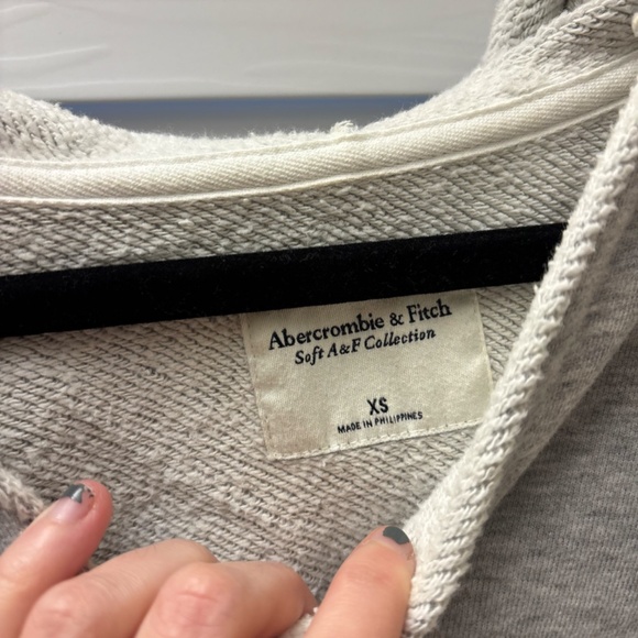 Like New Women's Abercrombie & Fitch Split Neck Hoodie Light Grey Size XS - Picture 4 of 5